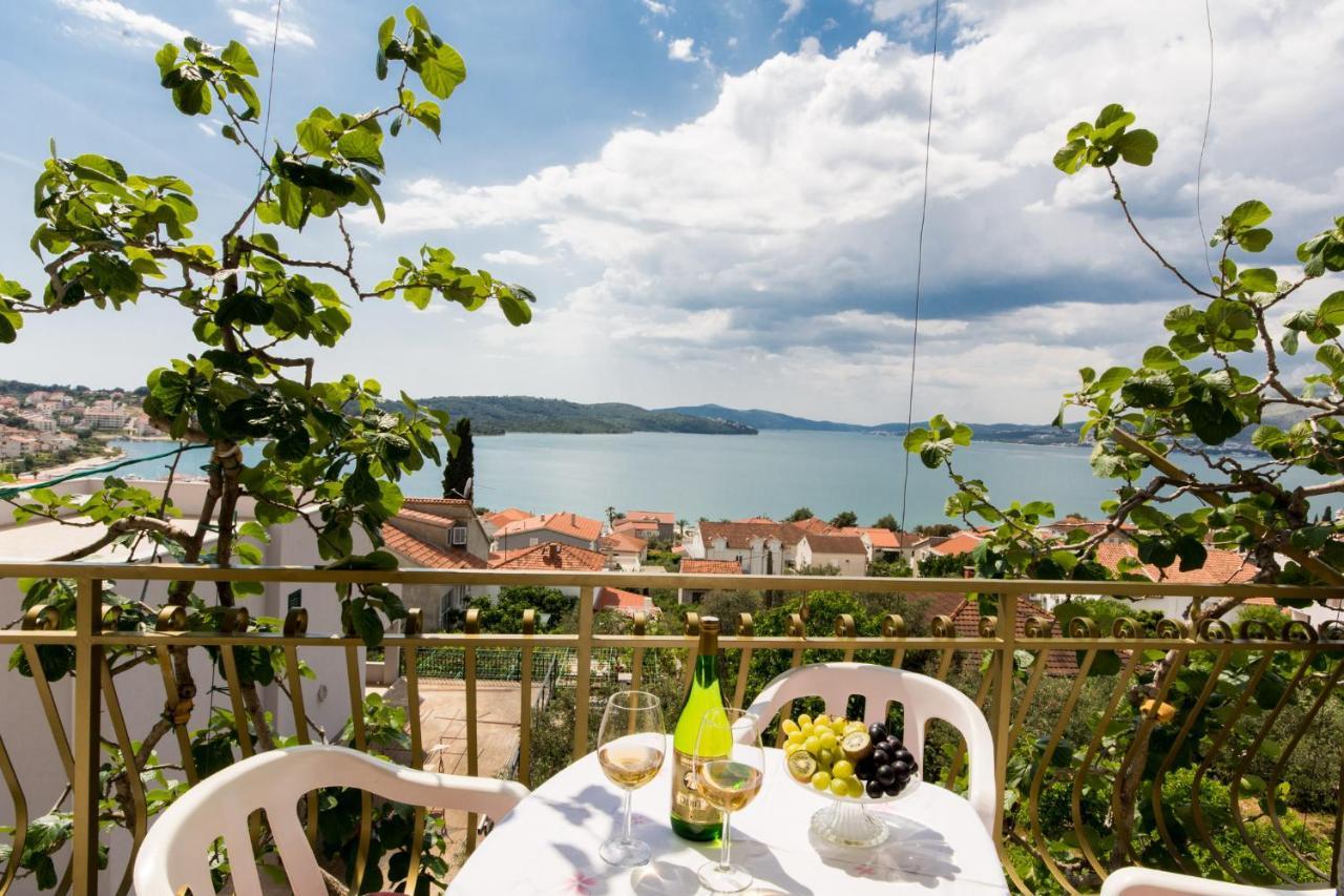 Apartmani Mila A1 & A2 & 3 Trogir Exterior foto