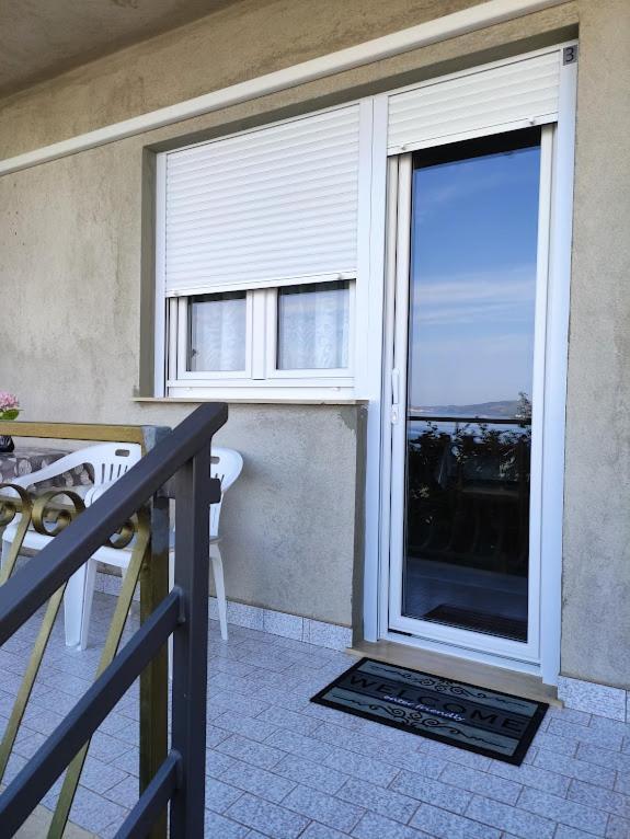 Apartmani Mila A1 & A2 & 3 Trogir Exterior foto