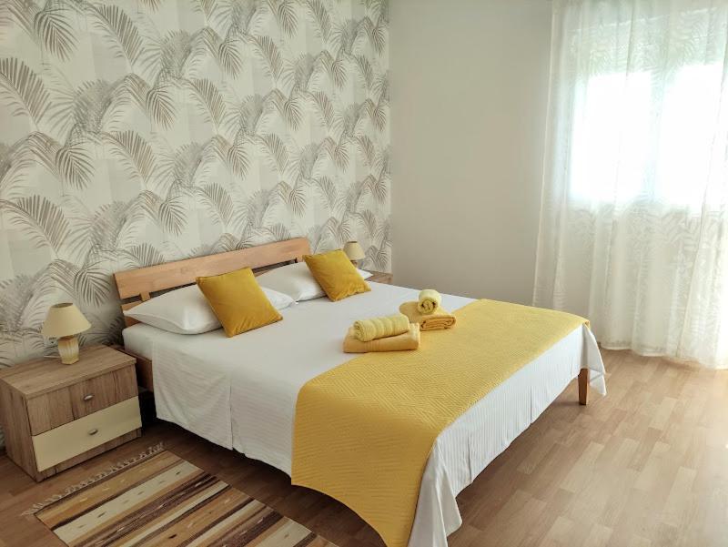 Apartmani Mila A1 & A2 & 3 Trogir Exterior foto
