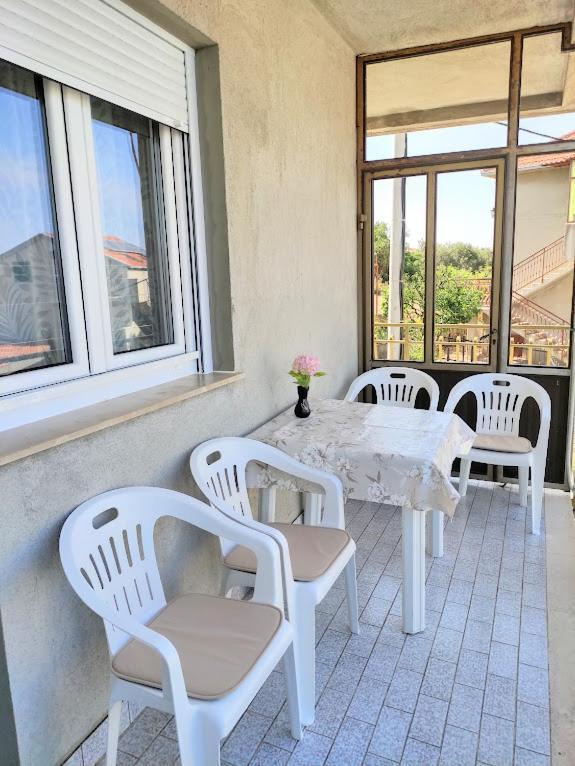 Apartmani Mila A1 & A2 & 3 Trogir Exterior foto